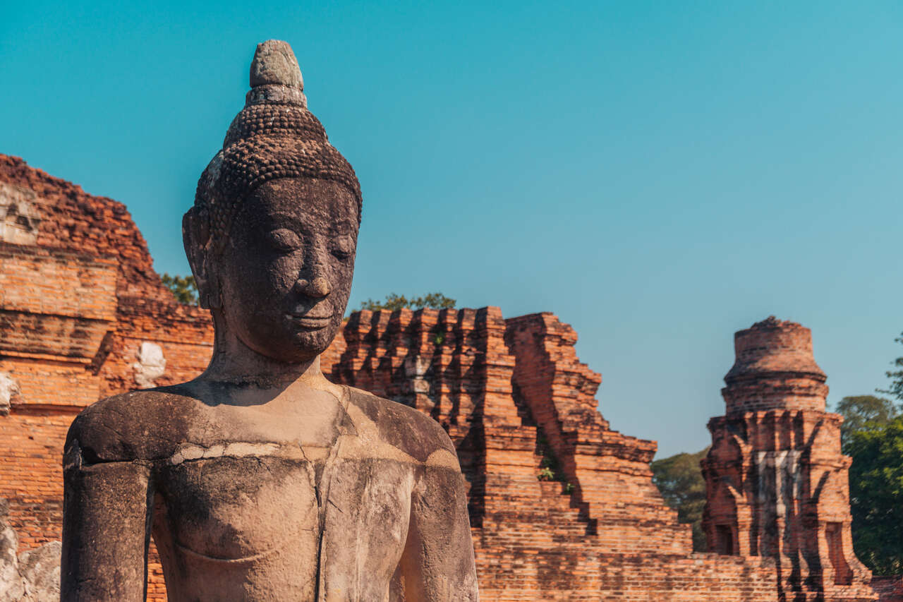 Start your historical journey with Ayutthaya’s vibrant glow